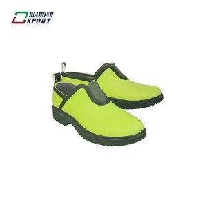 Customized  Color and design Rubber Garden Clog boot