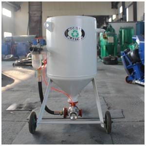 Dry type abrator which uses grits