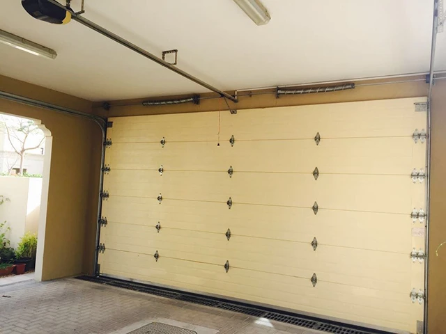 Finished Surface Automatic Sectional Garage Door