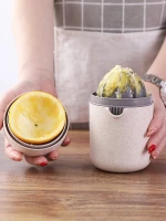 Multifunction Rotatory Wheat Straw Hand Fruit Squeezer Machine Manual Orange Citrus Press Juicer