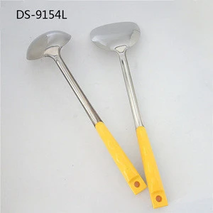 new design cooking spaluta soup ladle with plastic handle made in Chinese factory