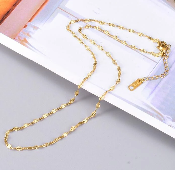 Simple 316L Stainless Steel Gold Flower Pattern Lip Chain Necklace Titanium Steel Lines Pattern Lip Choker Necklace Jewelry
