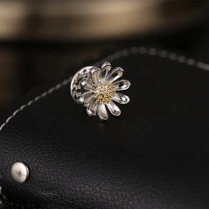 Wholesale Elegant Small Daisy Flower Brooches For Women Ladies Jewelry Gift  KBX131