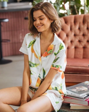 Fashion Satin Silk Pajamas 2 Pieces Set New Design Sleepwear Breath Fabric Fruit Pajamas