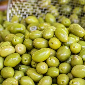 Black and Green Olives / Fresh Black and Green Olives