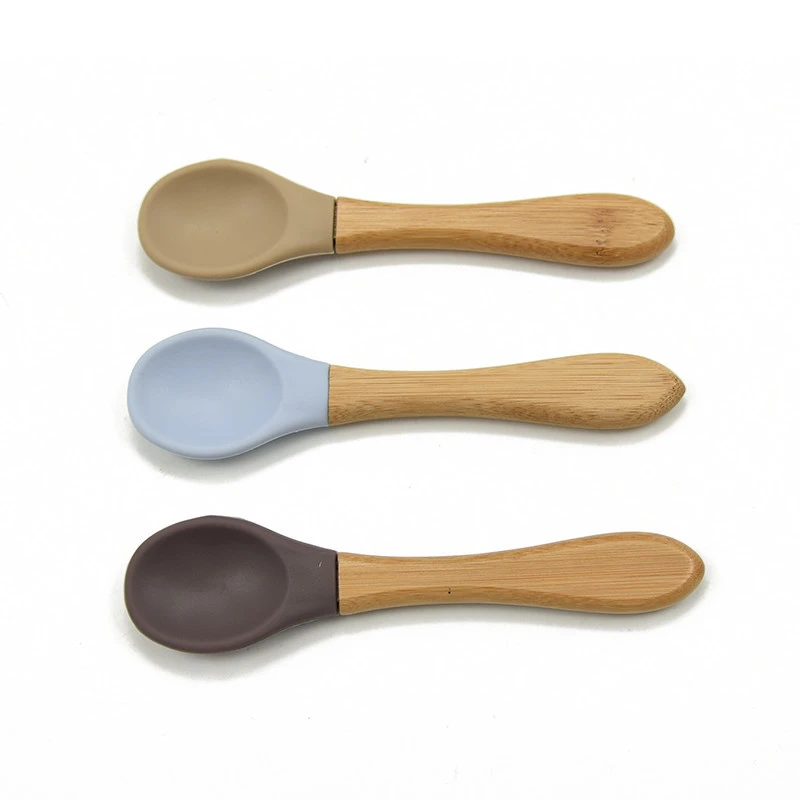 Can Be Custom  LOGO Wholesale Price Fashion Design FDA Approval Wooden Handle Heart Silicone Spoon