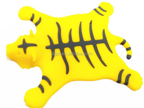 Custom two color animal shape silicone cup mat coaster
