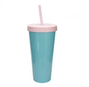 Double layer 640ml large capacity plastic water cup, solid color can be customized logo plastic straw cup