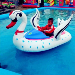 entertainment  park water sport professional design battery pool motorized bumper boats for pool for kid &amp; adult with water gun