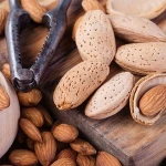 In shell Almonds /Raw Almonds in Shell / CALIFORNIA ALMONDS IN SHELL
