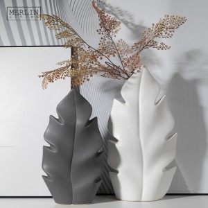 Leaf Shape Art Custom Nordic Vase Design Matte White Decorative Ceramic &amp; Porcelain Vase for Living Room Decor Modern Home Vase
