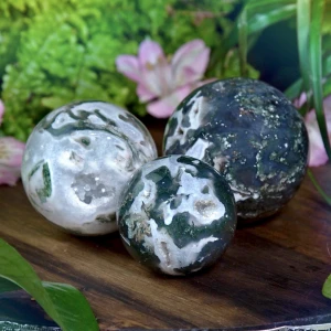 Natural crystal Stone spheres moss agate sphere whole sale moss agate gemstone spheres with druzy