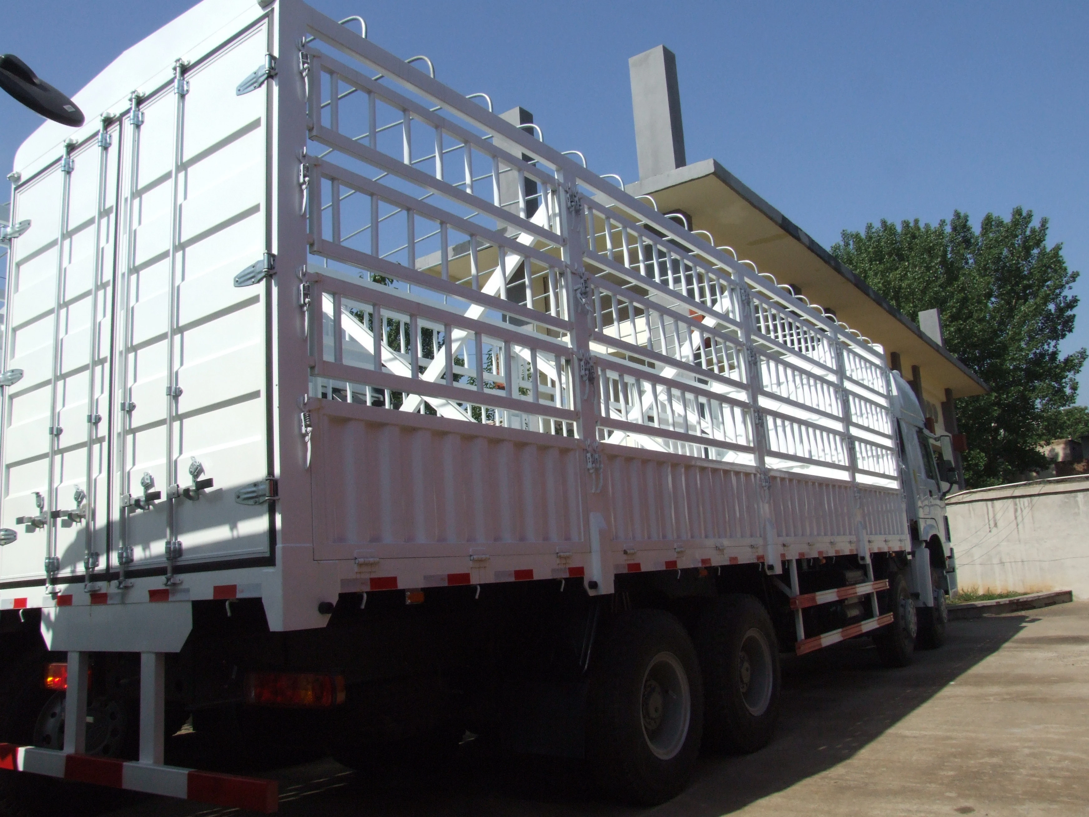 12 Wheels howo sinotruk stake cargo truck for Ethiopia