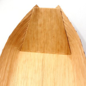 2020 Hot Selling High Quality Handmade Dispos Bamboo Leaf Boat Kayu Sushi Boat Contain