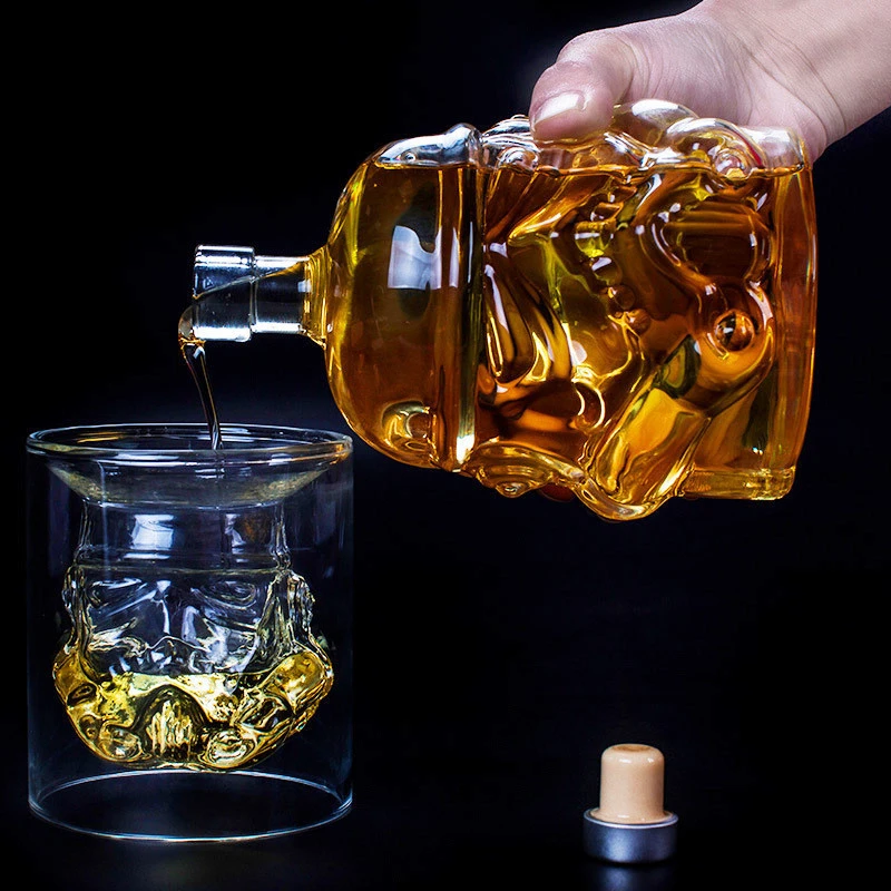 3D imperial Stormtrooper Shape Borosilicater Glass Whiskey Decanter for Vodka Wine