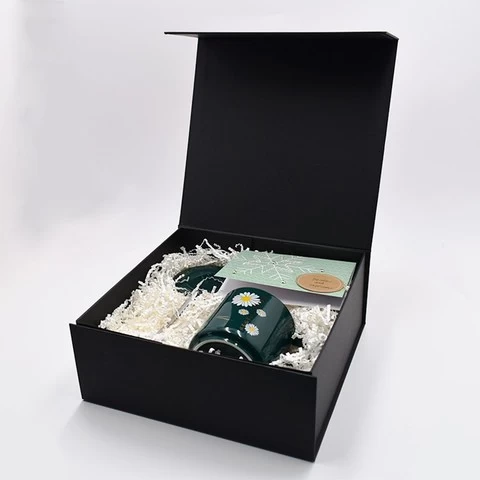 Dongguan Yongyi Free Design Recycled Black Paper Gift Magnetic Closure Folding Packing Boxes