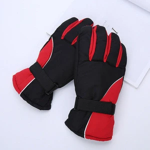 Factory Direct Sales All Kinds Of Fitness Outdoor Popular Cold Weathe Rain Proof Sports Gloves