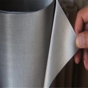 Factory supply smooth surface not easy to rust 0.05mm flexible braided stainless steel wire mesh