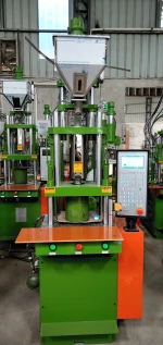 Mobile phone USB data cable cable manufacturing vertical injection molding machine