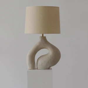 Modern minimalist creative living room table lamp Nordic fabric bedroom bedside study art designer model room table lamp