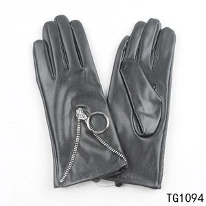 TOROS 2018 Hot Sale Fashion Black PU Gloves For Men