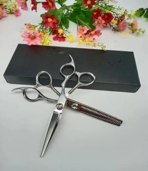 Flat head tooth scissors