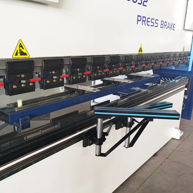 Hydraulic metal sheeting processing CNC bending machines/press brake with factory price