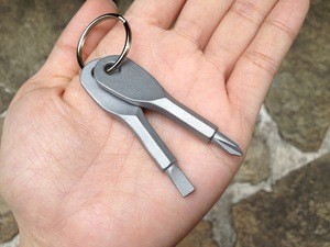 Personalized Portable Stainless Steel Keychain Multi-function Screwdriver Key Ring EDC Set For Outdoor