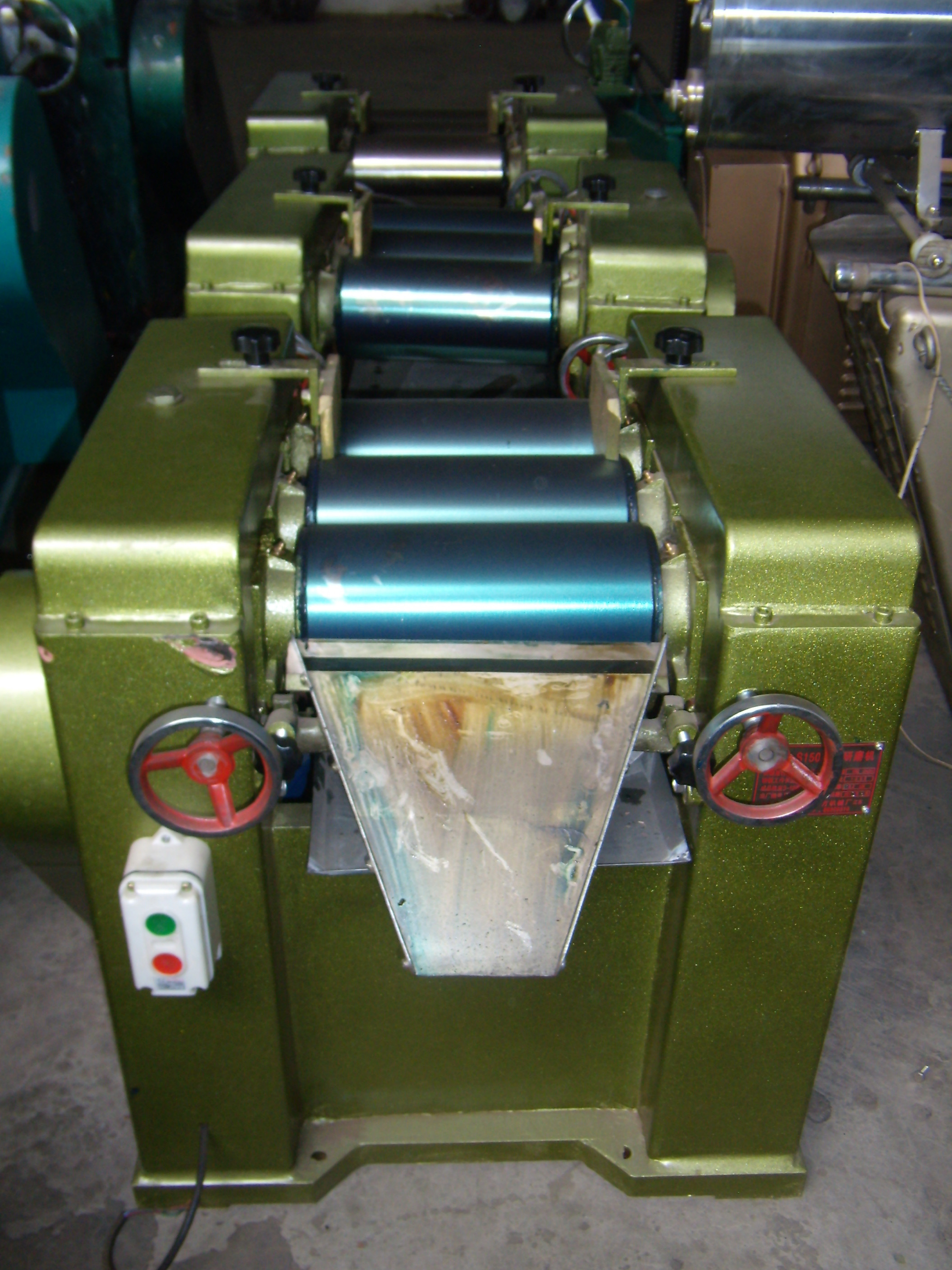 Buy S150 Ink Triple Roll Mill With Hard Alloy Chilled Rollers from