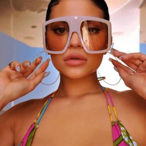 Square Frame Oversize Sun Glasses Women Black Shades Eyewear 2021 Trendy Fashion Instagram Sunglasses