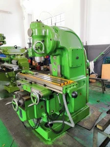 X5040 vertical milling machine with dividing head