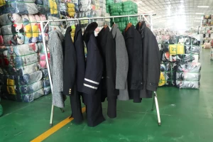 Used men woolen coat L wholesale