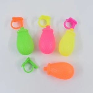 1PCS Mini Water gun rings Grenade toy for goodie bags kids trick for party favors pinata fillers toys Kids Classroom Rewards