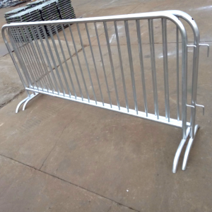 2.4*1.5mHot sell Heavy duty galvanised traffic road safety pedestrian crowd control barriers