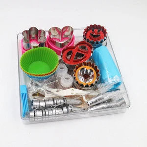 Food grade cake decorating kit with icing tips reusable stainless steel coupler and other accessories baking supplies