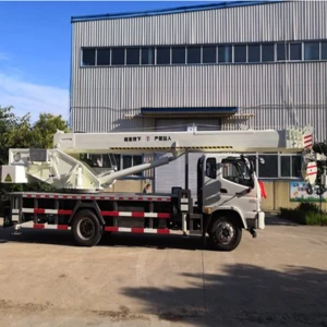 High quality 12ton small mobile truck crane with Foton Dongfeng T-king truck
