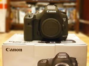 CANON 5D MARK III WITH 24-105MM LENS