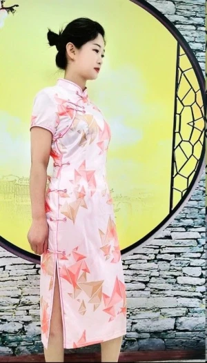 Young ladylike short-sleeved cheongsam dress