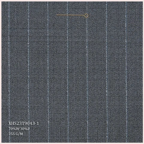Luxury Italian Yarn Dyed Stripe Wool Suit Fabric Blend Merino Wool/Polyester Fabric for Mens Suit