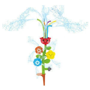 Summer plastic flower design kids water sprinkler toy with wiggle tubes