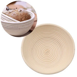 The round  basket  Handmade rattan brotoform  for bread