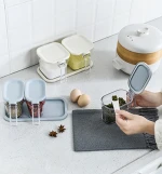 Wholesale High Quality Useful Plastic Spice Jar Salt and Pepper Condiments