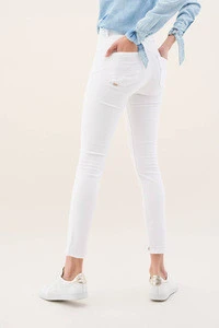 wholesale OEM Low Price New Design Women Wear Sexy Ladies Skinny Denim Low Rise Clean Look White Women Jeans