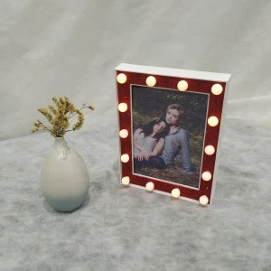 2019 new gift customized battery powered rechargeable LED Photo Frame for decoration or wedding