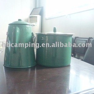 girder cans with cover/coffe pot