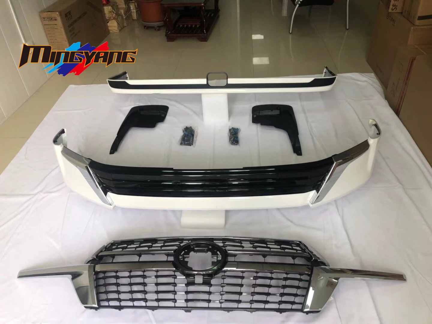 High quality 2021 style grille car bumpers body kit   for land cruiser LC200 FJ200
