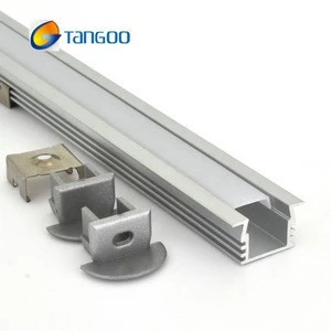 low profile extruded aluminum housing heat sink with intergrated diffuser