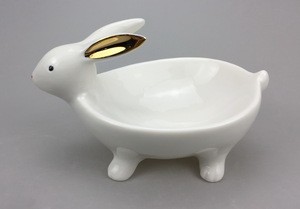 Wholesale Easter Ceramic   Funny Rabbit Holding Bowel Figurines for Garden Decor