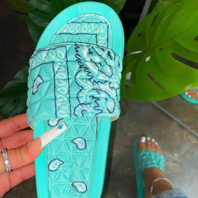 Amazon USA hotsale Manufacturer fashion bandana slip on slide girl lady slipper outdoor beach home custom flat woman slipper