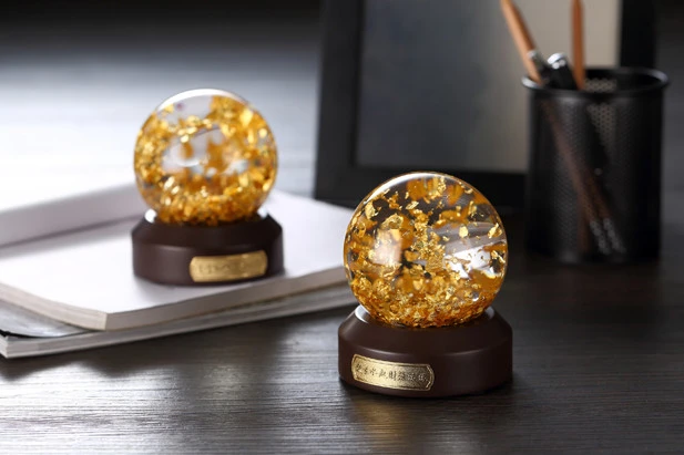 High End No Bubble No Scratch Custom Real Gold Flakes Snow Ball Souvenir Glass Water Globe